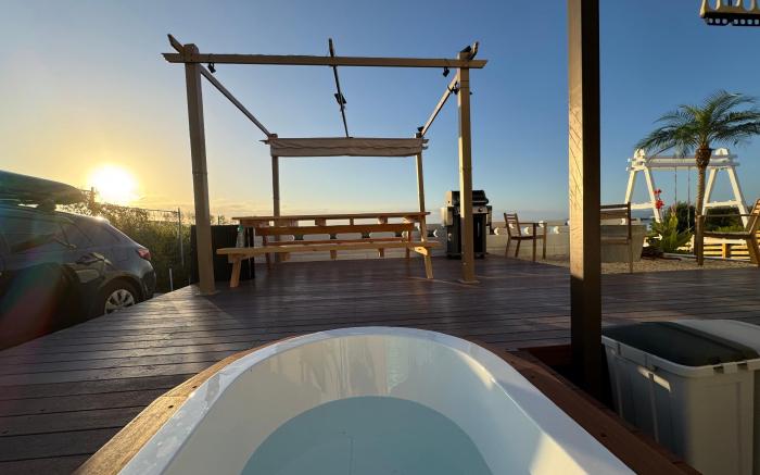 Aoniwa -碧庭- AWAJI｜海・空・ブランコ。