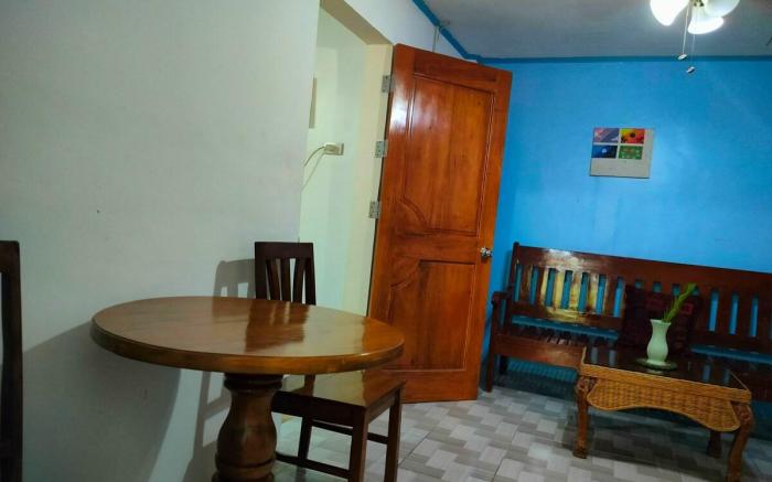 Few walks-beach;Hot/Cshower;privatekitchen;terrace