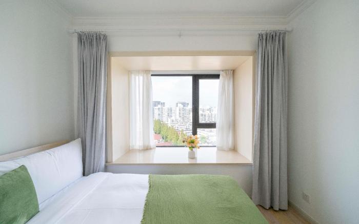 Tyms Modern 2BR APT Xujiahui Dacheng Residence