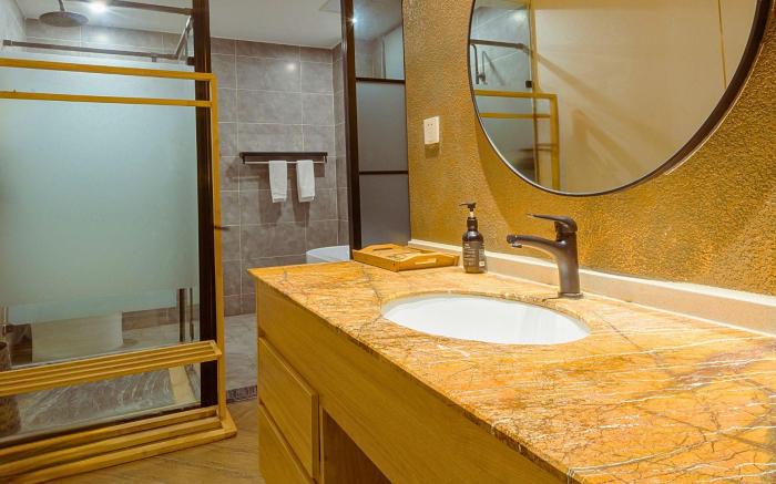 Heinemanns Guest House With Jacuzzi  Local Family vibes