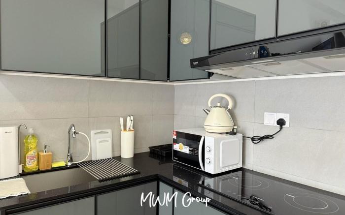 Meldrum Heights | Sunset Seaview Walks 2 CIQ ByMWM