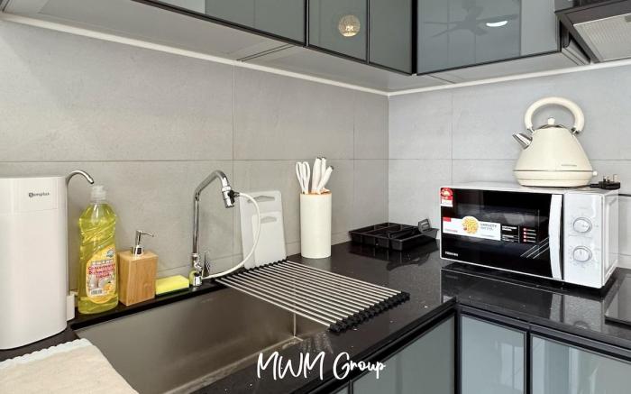 Meldrum Heights | Sunset Seaview Walks 2 CIQ ByMWM