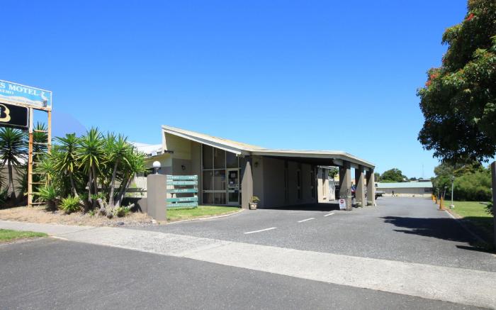 Pelicans Motel San Remo
