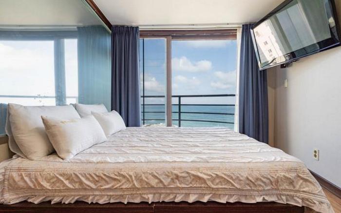 Gangneung Gyeongpodae Daedeokosutel