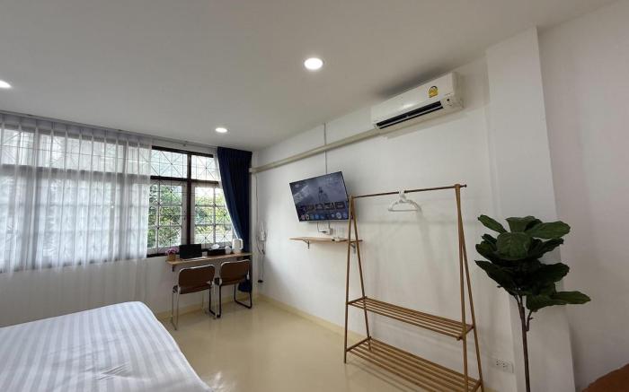 S hostel phrakanong BTS 203