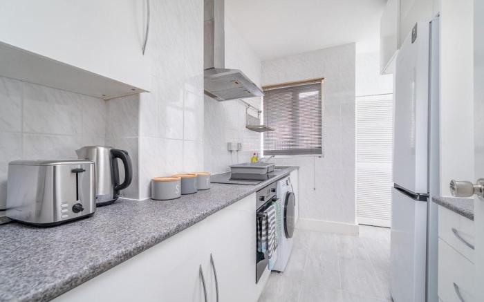 NEW! Cosy Flat | Wapping Station | Free Parking