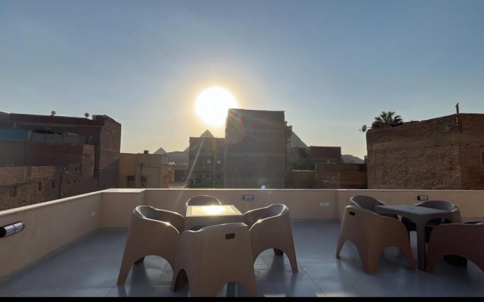 Saloumy pyramids hotel