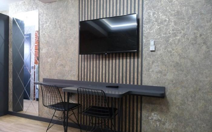 Urban Ease in a Sleek Maltepe Space