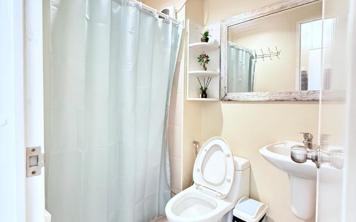 Hiraya Suite Avida Towers w/Exclusive Free Parking