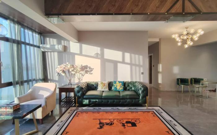 Central Avenue Luxury River View Apartment