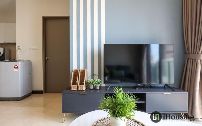 Silverscape 2 Bedroom/Seaview 1904 by iHousing