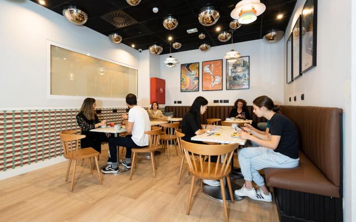 LATROUPE Grand Place Hostel