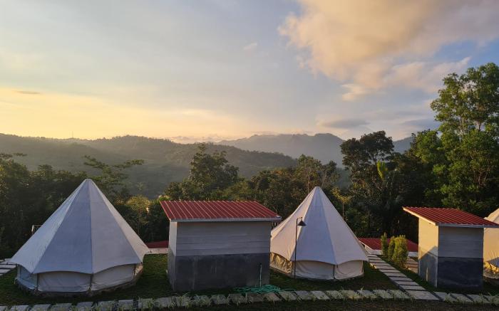 Glamping Bale Bungah Gunung Kucir