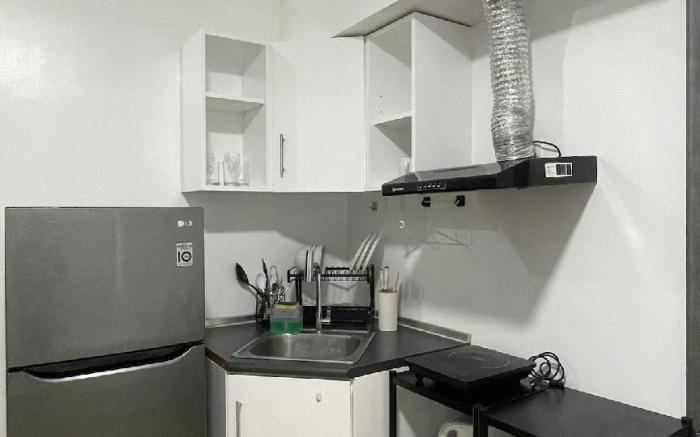 * * E Simple Studio Retreat