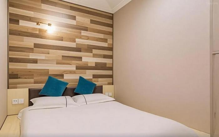 Qiqiaowu Hotel (South Railway Station and Daxing Airport Connection Caoqiao Metro Station Branch)