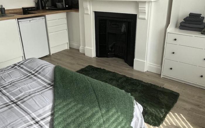 1st Floor 1 Bed Studio