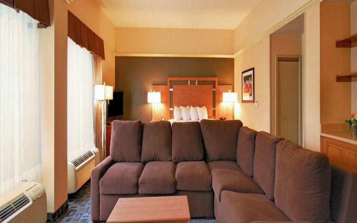Hampton Inn Clinton Hotel