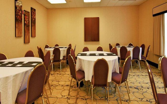 Hampton Inn Clinton Hotel