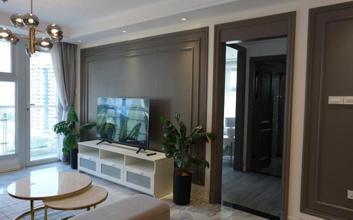 Luxurious 3BR Condo with Infinity Pool & Gym