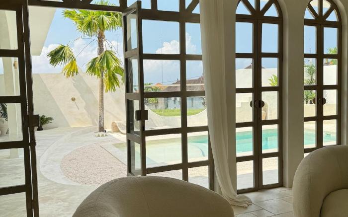 Celina 2BR Private Pool Mediterranean near Canggu