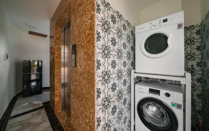 Modern 3BR Apt Rooftop View of Truc Bach Lake