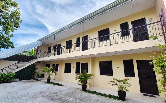 Isla Vida Apartments