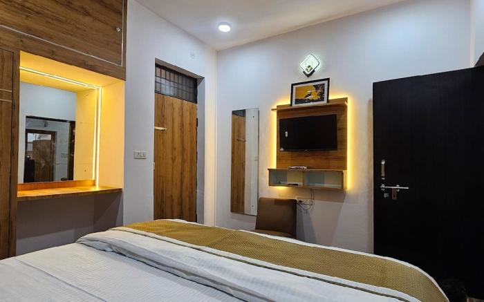 B&B Near Taj Mahal | Ideal for Families & Friends