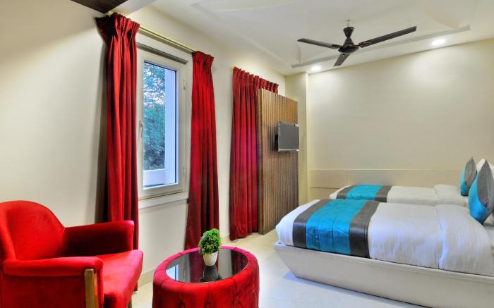 Hotel Delhi Fab Near Connaught Place 
