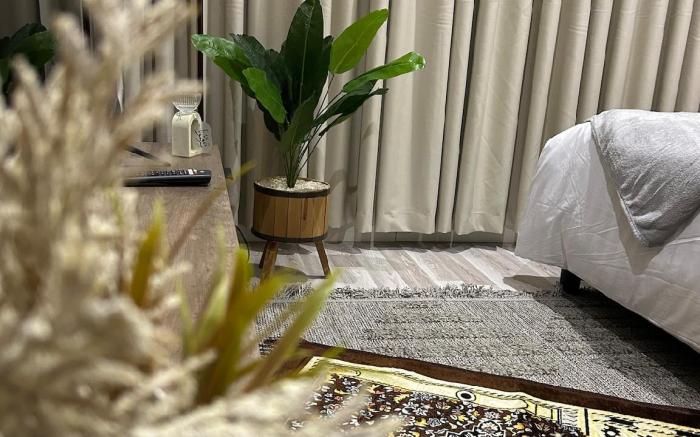 Modern apartmen close to airport  شقة أنيقة النرجس