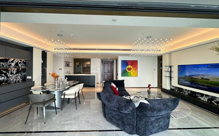 Riverside Grand Apartment - Spacious 5-Bedroom