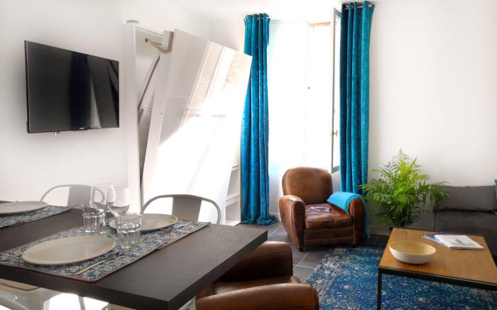 Beautifully bright apartment in Old Town St Tropez