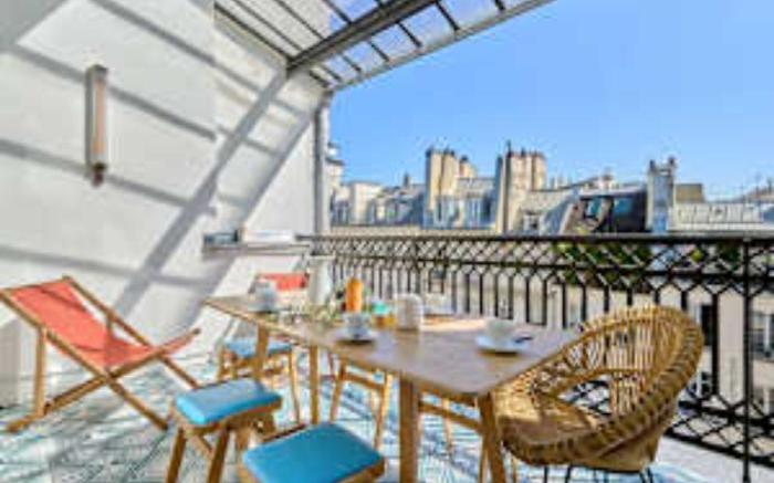 Superb flat with terrace in the centre of Paris