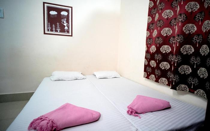 Banaras Gully House 500 ft from The Ghats