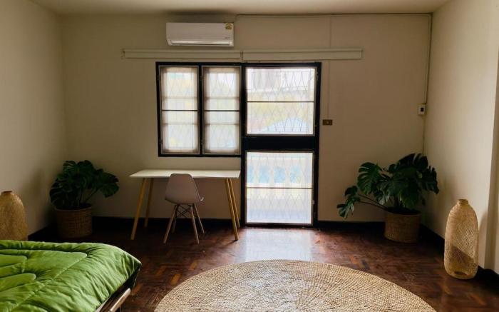 creative Bangkok Bedroom