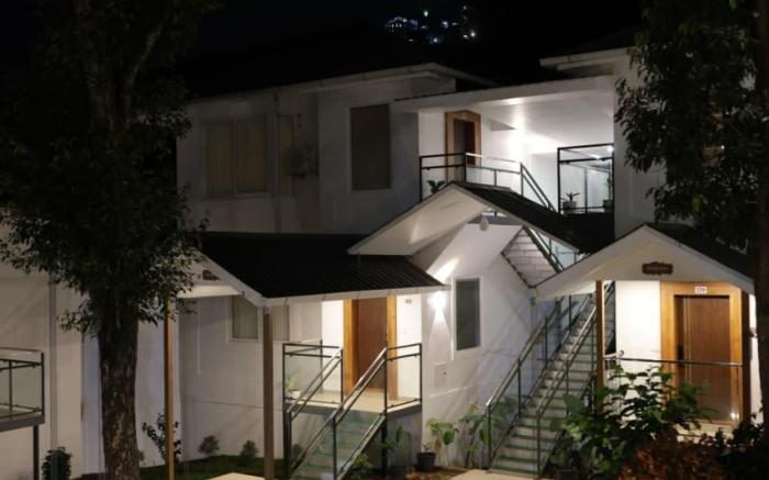 Eeleem Resorts & Spa, Munnar