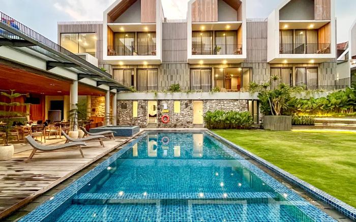 Facade Hotel by Azana