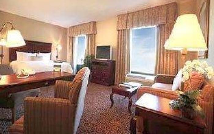 Hampton Inn And Suites Norfolk Airport