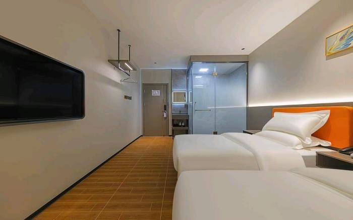 Hongjin Boutique Hotel Guangzhou Shangxiajiu Pedestrian Street Chenjiaci Subway Station Branch