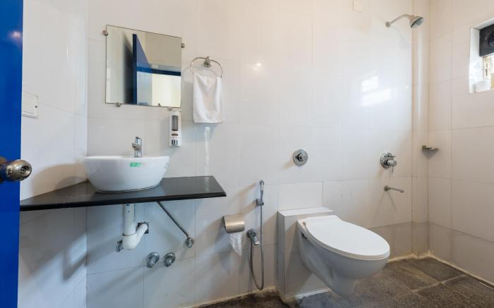 HelloWorld RiverBankInn