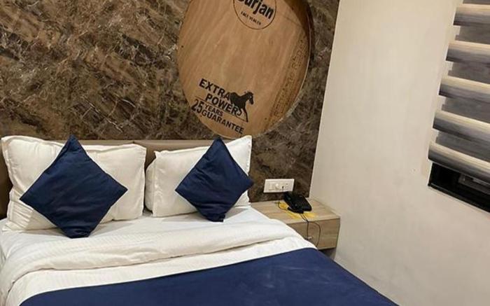 FabHotel Cosmos Green