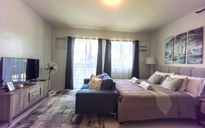 Studio Living, Balcony, Pool, Near Airport Palawan