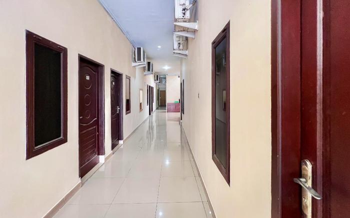 RedDoorz @ Golden Gateway Medan