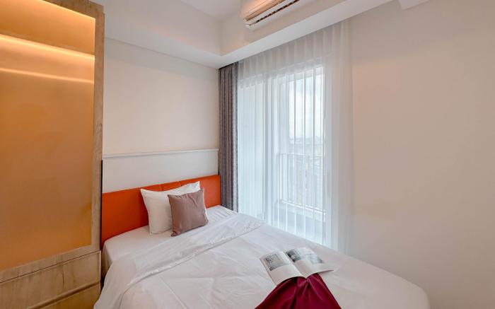 Cozy Homey 2BR @ Grand Sungkono Lagoon By Travelio