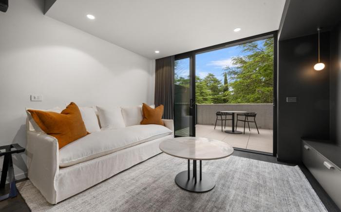 Modern Braddon Studio with Parking