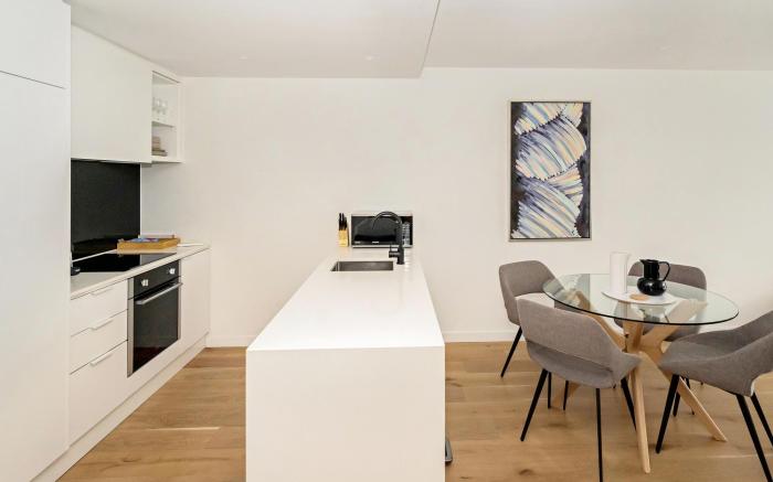 Idyllic 1-Bed Near Popular Shopping Streets