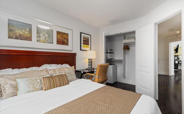 Luxury King with Ocean View 