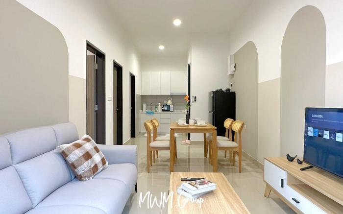 Meldrum Height | Urban Joy Walkable to CIQ