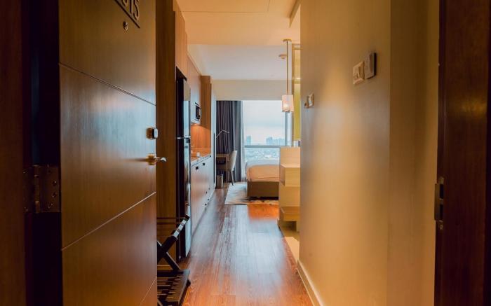 Sky-High Serenity – River & Makati View