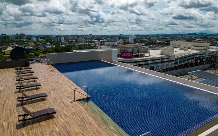 Modern 3-Bedroom Apartment with Scenic View E-5-1