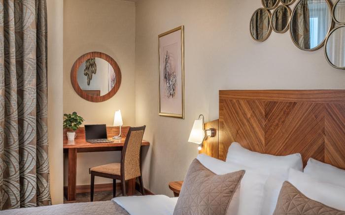 Crown Palace Apartments by Adrez